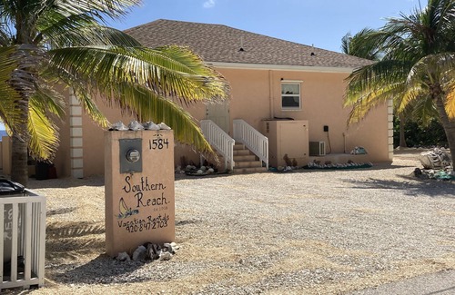 Tibbett's Turn Villa | A Little Piece of Tropical Paradise! With Inground Pool and no add on Fees!