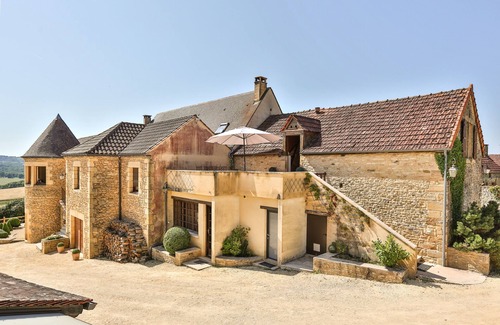 Tamnies House | A lodging of character on a vast agricultural domain 12 km (Sarlat, Lascaux, eyzies)