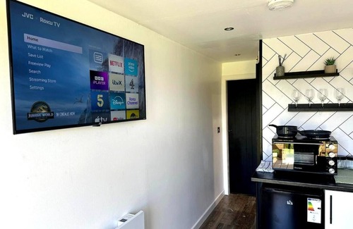 Coleraine House | A lorry conversion in to a beautiful countryside home with hot tub