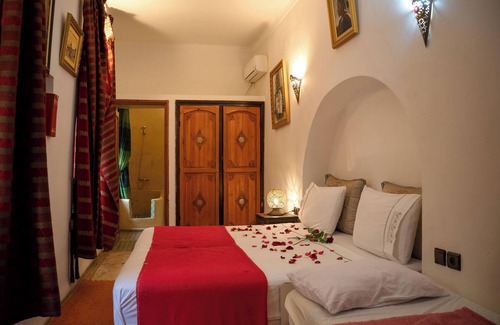 Sidi Bou Amar House | A lovely Riad Heart of Marrakechn 11 comfortable rooms pool and terrace