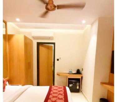 Bilaspur House | A Luxury Hotel S-A-R-C Palace ! near All Main Places ! Fully Air Conditioned Premium Family Rooms - with Free Wi-Fi, Parking, Restaurant & Room Service Availability