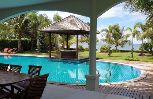 Puk Tian Villa | A luxury villade in the tropics by the beach in a private domain