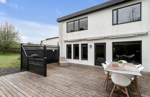 Breidholt Villa | A modern and stylish furnished house in Reykjavík