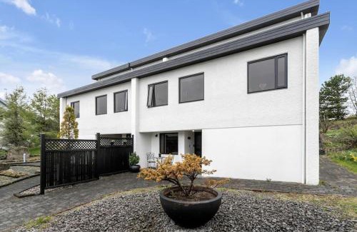 Breidholt Villa | A modern and stylish furnished house in Reykjavík