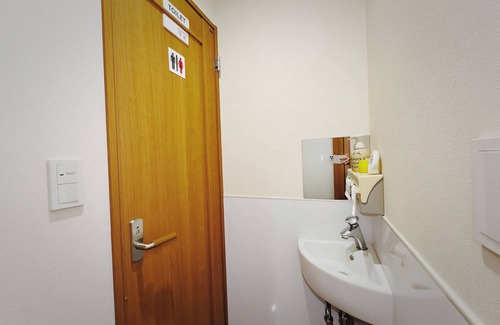 Machida House | A newly built ryokan in the western suburbs of Tokyo, 1 km from Tama Art University, 4 stations from Sanrio Puroland, 30 min. to Mt. Takao by car, 1 hr. to Mt! You can taste the deep Tokyo life!