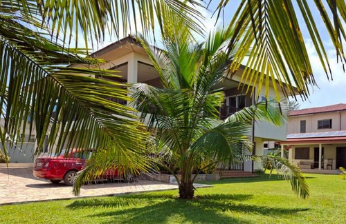 Kokrobite House | A peaceful family home with brilliant sea views, set within private grounds.