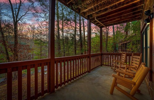 Gatlinburg - Pigeon Forge Cabin | A Peaceful Retreat- Hot Tub, Pool Table, Fire Pit