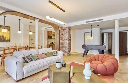 Bonne-Nouvelle Apartment | A PERFECT BASE TO EXPLORE ALL THE MAGIC OF PARIS - LOUVRE, PALAIS ROYAL & MORE