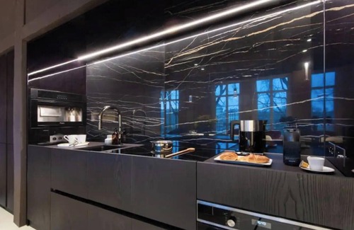 Les Iles Apartment | A PERFECT BLEND OF GLAMOUR & PRESTIGE - NESTLED IN THE HISTORIC ÎLE SAINT LOUIS