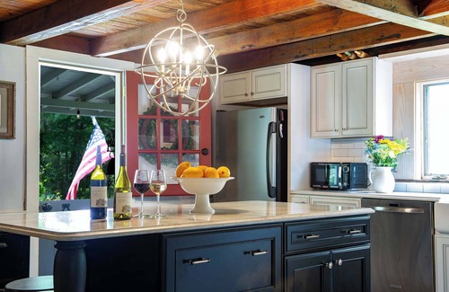 Rowland House | A perfect couples fall getaway