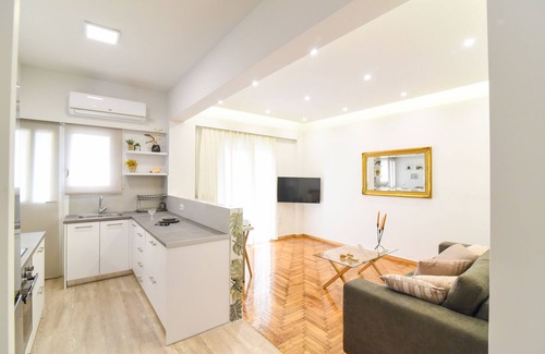 Marousi House | A piece of art. A cosy , 50 sq. meter apartment in the center of Marousi.