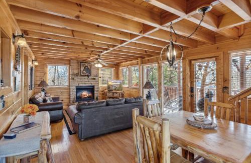 Gatlinburg - Pigeon Forge House | A Piece of Heaven is a Wonderful Dog-Friendly 2 Bedroom Cabin in Starr Crest Resort!
