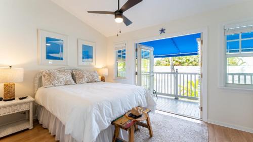 Bahama Village House | A Place In Paradise by AvantStay Key West Walkable w Shared Pool Week Long Stays Only