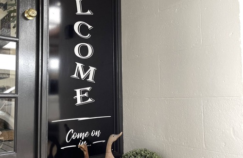 Mount Gambier House | ‘A Place to call “Home” - A Bespoke Getaway with FREE Wi-Fi