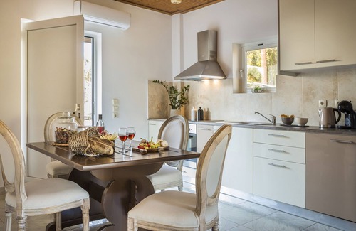 Lassi Apartment | A place to relax and enjoy the surrounded nature and the sound of the waves.