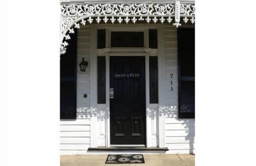 Ballarat House | A Place To Stay - Ascot & Eyre