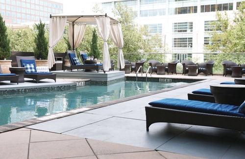 Memorial House | A Place to Unwind, Unplug, And Recharge! Free Parking, Outdoor Pool