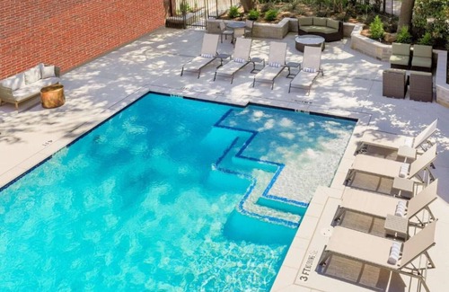 Richardson House | A prime location in Richardson