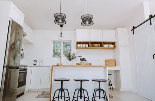 Saanich East Cottage | A Private Modern Cottage: Surrounded by nature in the heart of the city
