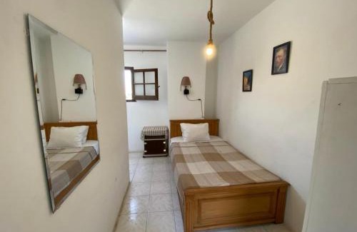 Taqseem Laselky House | A private room by the rooftop