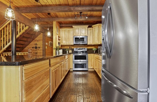 Pine Cabin | A real log cabin in the pines!