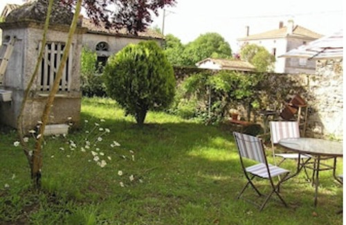 Champagne-et-Fontaine House | A rejuvenating stay in a quiet, rustically charming gîte