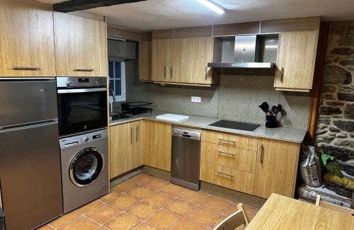 Castro Caldelas House | A Ribeira