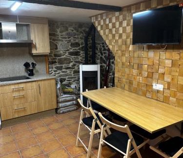 Castro Caldelas House | A Ribeira