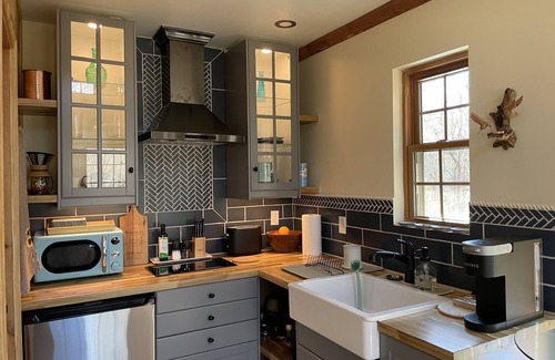 Snellville Ski Chalet | A Romantic Getaway - The Dutch House and Spa