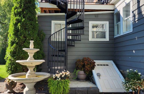 Spokane House | A second story suite at the historic Morrison House.