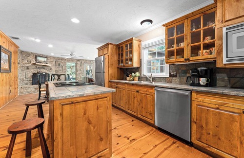 Fredericksburg House | A Secret TX Hideaway, Hot Tub, Pool, Fire Pit!