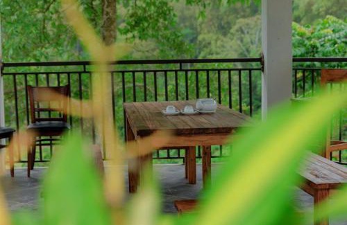 Nam Mau Hotel | A Sim ba be lake hotel