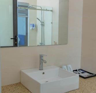 Nam Mau Hotel | A Sim ba be lake hotel