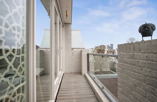 Grachtengordel-West Apartment | A Somptuous Canal Penthouse in the Emperor's Canal in Amsterdam!