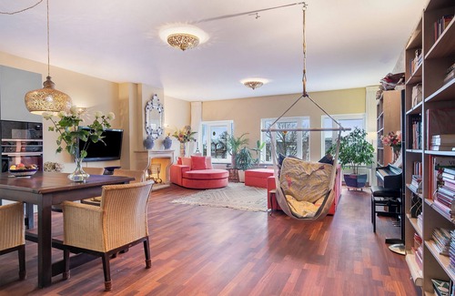 Grachtengordel-West Apartment | A Somptuous Canal Penthouse in the Emperor's Canal in Amsterdam!