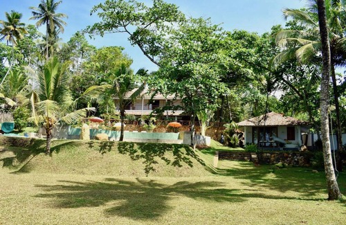 Maaliyadda Villa | A Sophisticated Spacious Beach Villa With 20 Meter Water Slide