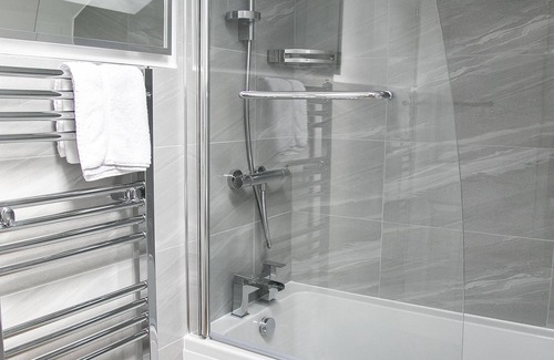 Grassington Apartment | A spacious and stylish 2 bedroom, 2 bathroom duplex apartment