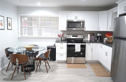 Town Bank House | A spacious bungalow, just steps from the beach