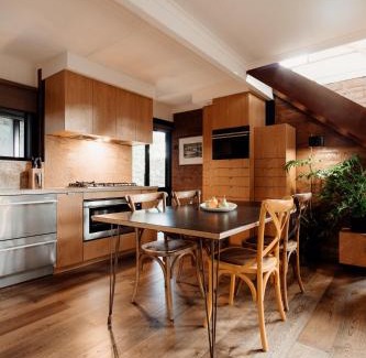 Surf Beach House | A Stylish and Unique Retreat at Surf Beach