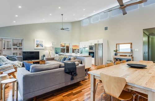 Hayborough House | A Surfers Paradise at Chiton Rocks Pets Welcome