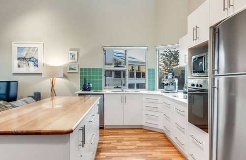 Hayborough House | A Surfers Paradise at Chiton Rocks Pets Welcome