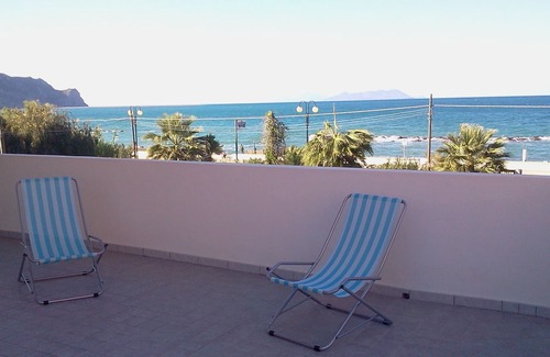 Falcone Apartment | A terrace overlooking the sea ....