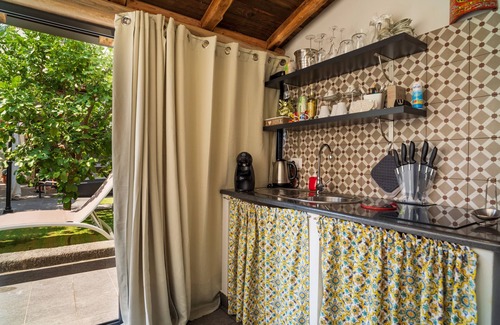 Fiumefreddo di Sicilia Apartment | 'A Ugghia- Dependance' Apartment with Shared Garden, Hot Tub and Air Conditioning