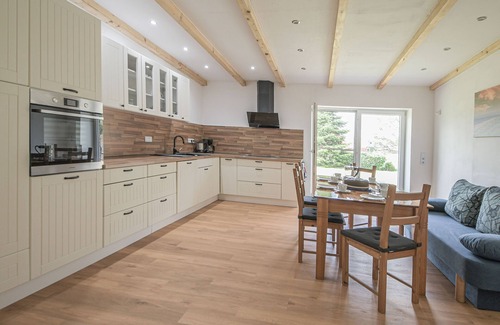 Brookmerland House | A vacation home to feel at home in. Our newly renovated and just completed "Ferienhaus Upgant" is modern and stylishly furnished. The 110 square meter living space is located entirely on the first floor and offers you open, modern living.