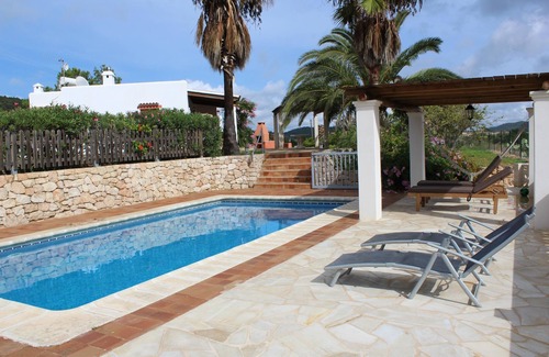 Sant Josep de sa Talaia Villa | A villa great for couples and families, gated pool & WiFi, BBQ and panorama view