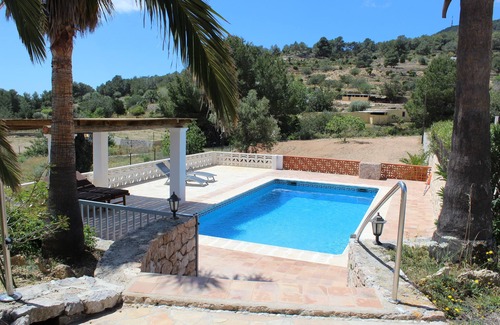 Sant Josep de sa Talaia Villa | A villa great for couples and families, gated pool & WiFi, BBQ and panorama view