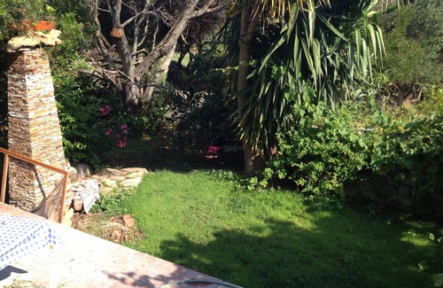 Santa Teresa di Gallura House | A villa with garden for 4 People