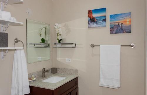 Orange Bay Apartment | A Wave From It All @ Aqueducts
