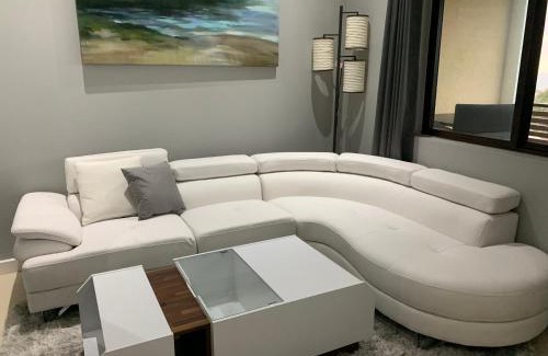 Orange Bay Apartment | A Wave From It All @ Aqueducts