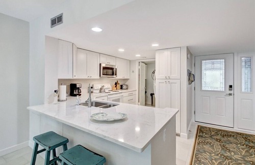 Fernandina Beach Condo | A Wave From It All - Hosted by Moore AI Rentals